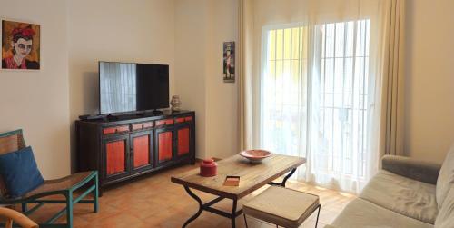 Old Town Apartment near the beach