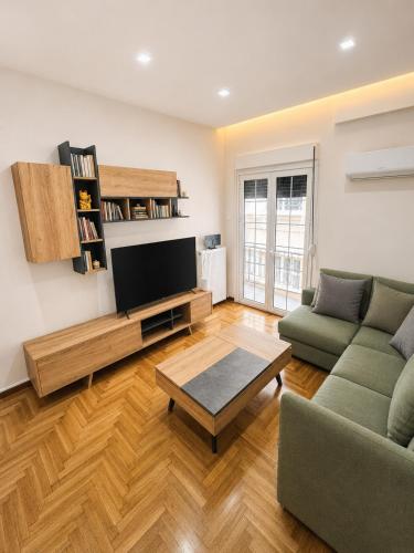 Renovated Central 3 Bedroom Apartment