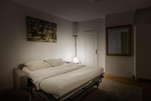 Medium duration Paris 11th arrondissement 1 bedroom