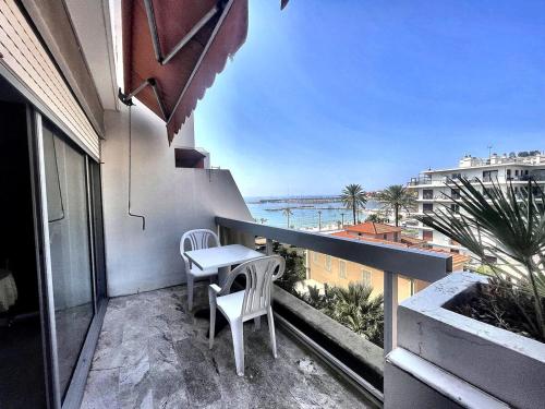 Menton, Superbe studio à deux pas de la mer