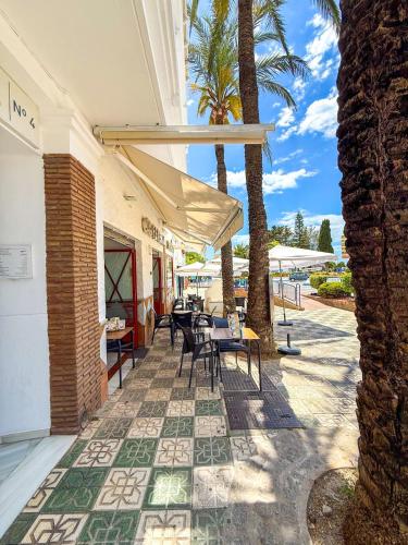 Central Apartment in Nerja with Pool and Parking