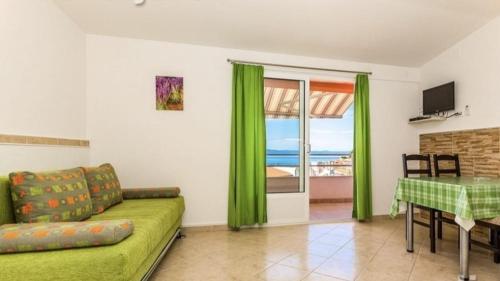 Apartments by the sea Podgora, Makarska - 2714