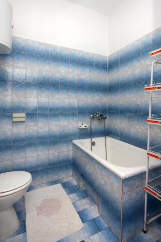 Apartments by the sea Banjol, Rab - 4968