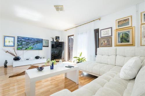 Apartments with parking space Baska Voda, Makarska - 21337