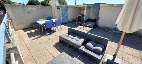 T3 avec toit terrasse rénové prox CV avec parking