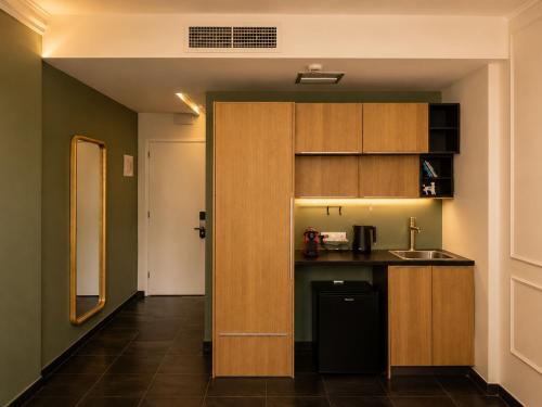 Acropolis Dreamscape Suite