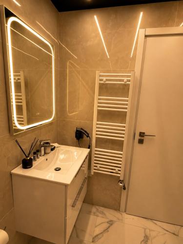 PLAKA Luminous Deluxe Suite