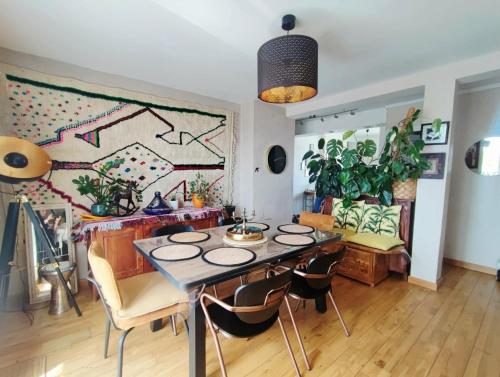 Cathedral View & Private Parking - 80m2, 2 Chambres et Terrasse