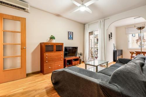 Poble Sec Flat 2 Balconies AC 4 Guests