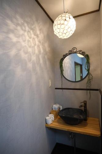 GI HOUSE - Central Osaka Traditional House - 3 Tatami Rooms & Balcony - 6min Walk to Station