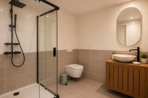 L'Oustaloun Charming studio with pool & parking