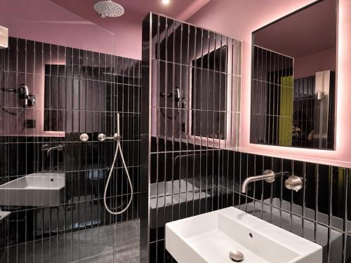 Chroma Design Rooms