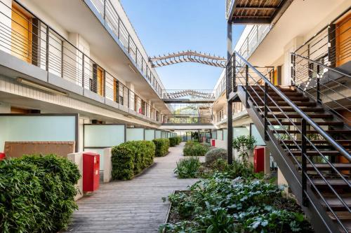 L'Oustaloun Charming studio with pool & parking