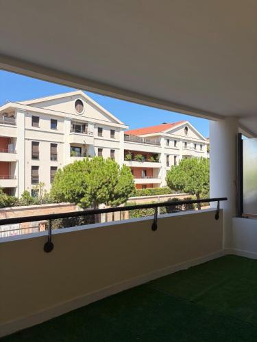 T2 Climatisé - Terrasse - Plages à 500m