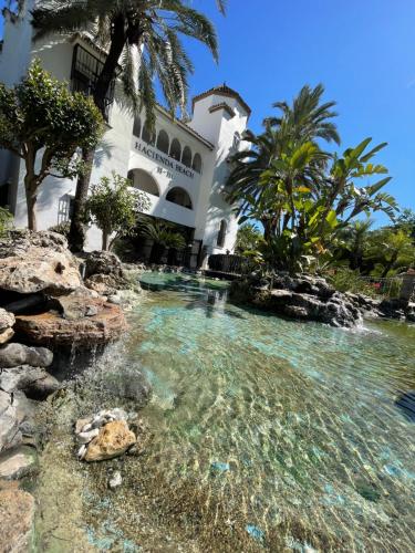 Hacienda Beach Estepona - Bajo con jardín y acceso a la playa