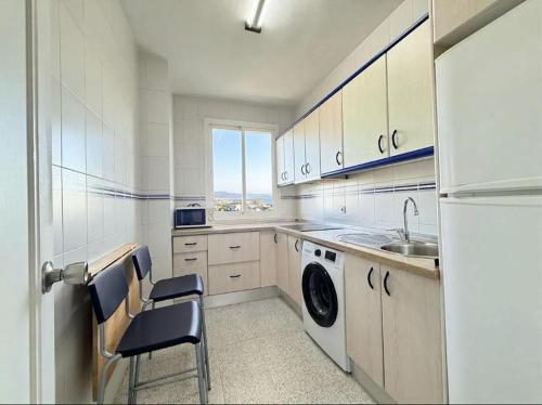 BUENAVISTA - 2-Bedroom for 4 with Sea-View Terrace and AC - Free Street Parking