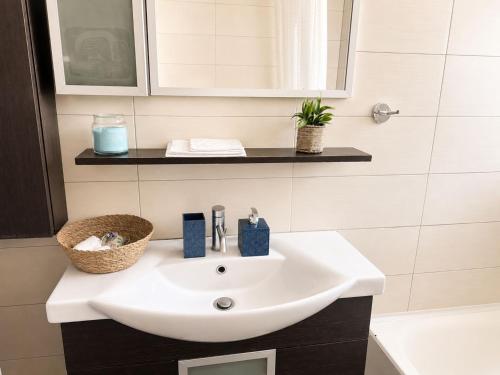 Adelos Coastal Chic by the Sea - Athens Riviera