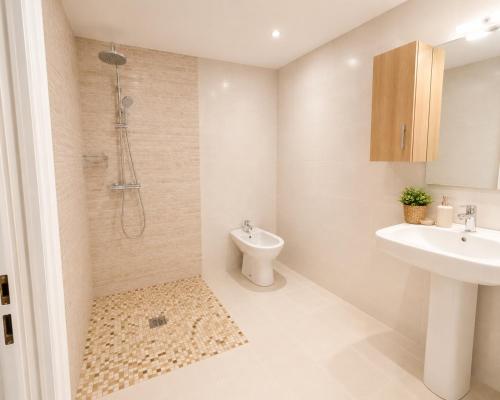 Résidence RIVA - Appartement d'exception en front de mer à Menton - Vue mer exceptionnelle - Grande terrasse