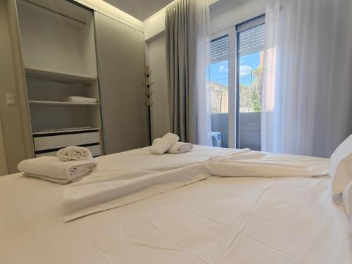 Alex comfortable apartment - near Athens Airport
