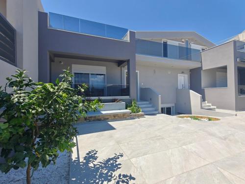 Alex comfortable apartment - near Athens Airport