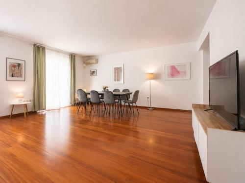 Adelos III Bloom Villa 5BR 360m - Sauna - Rooftop