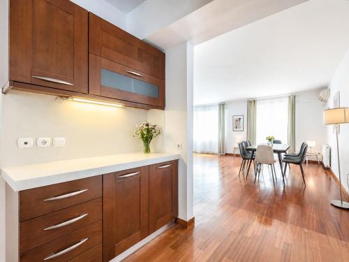Adelos III Bloom Villa 5BR 360m - Sauna - Rooftop