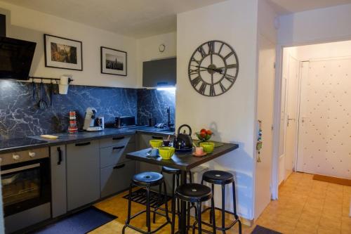 Beautiful apartment with pool close to the beaches