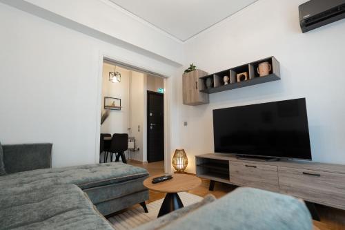 Modern & Cozy 1BR Apartment in Piraeus