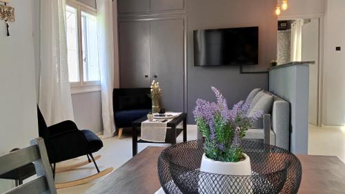 Artemis Seaside Home by Traser
