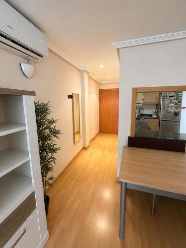 Renovated apartment 2 bedrooms Free parking