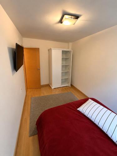Renovated apartment 2 bedrooms Free parking