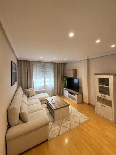 Renovated apartment 2 bedrooms Free parking