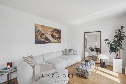 Luxury 2 BDR Apartment with Balcony • Heart of Montorgueil