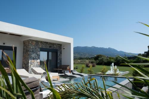 Aphrodite Luxury Villas & Suites-Private Heated Pool & Jacuzzi