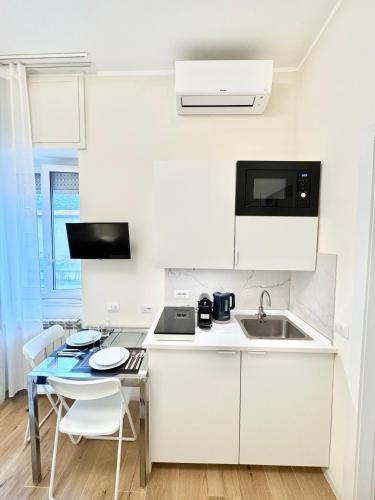Mini Suite 2 - Direct M3 Metro Access to Duomo & Milano Centrale