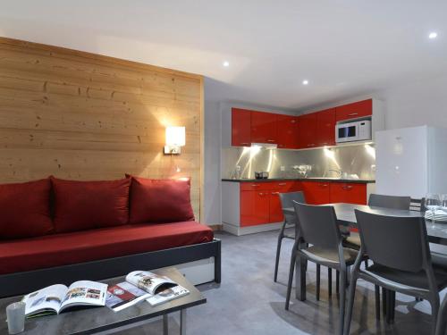 Appartement rénové spacieux 3 pièces pour 8 pers, animaux admis, balcon, 2 sdb