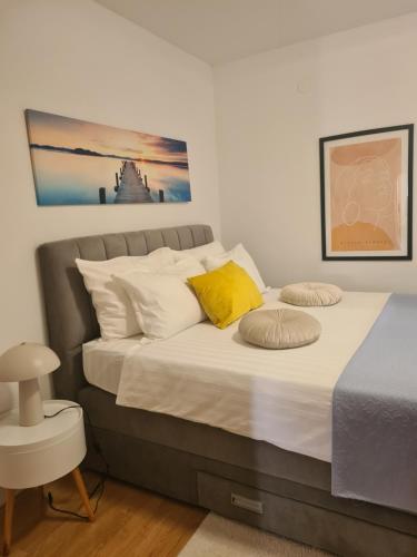 Lovely apartment Branko Rabac with balcony and parking