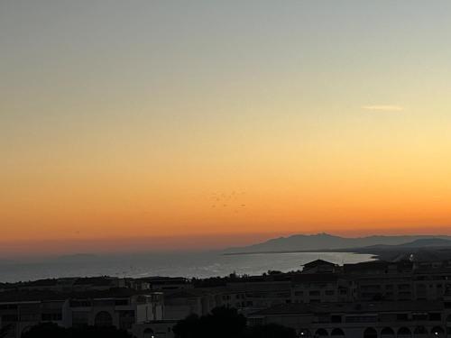 Sète vue mer, secteur des plages, T3 de standing climatisé avec grande terrasse