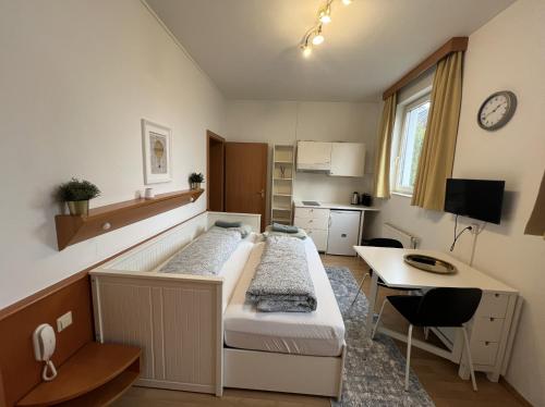Cosy City Budget Apartment