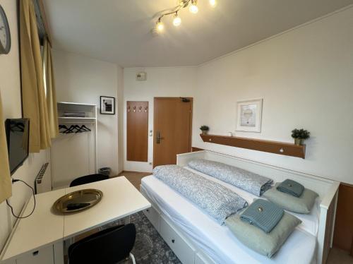 Cosy City Budget Apartment