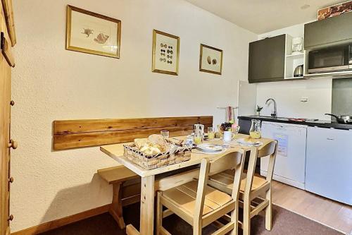 Résidence Divaria - Studio 4 personnes à Tignes au pied des pistes et proche des commerces dans le quartier du Lac. MAE-2136