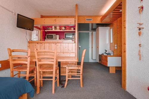 Résidence Nova - Appartement 2 pièces 6 personnes proche des pistes, des commerces, de la garderie et de l'ESF au centre de la station d’Arc 1800 MAE-2185