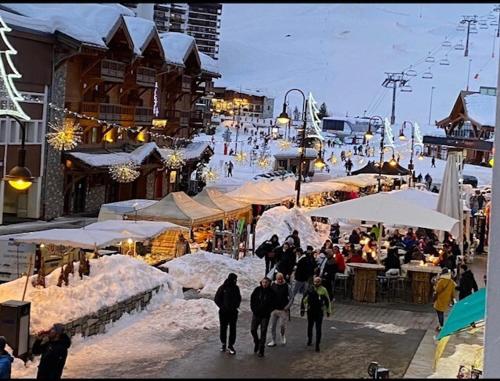 Résidence Les Hauts Lieux - Joli studio 4 personnes à Tignes au pied des commerces et proche des pistes dans le quartier du Rosset. Charmant studio cabine MAE-2137