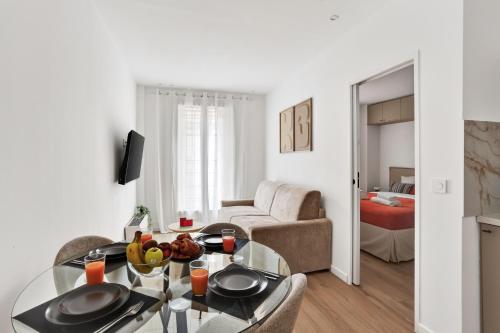 Branded New - Well Designed - 1BR Apt in Paris 20