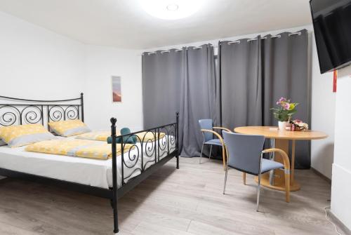 Elegant Villa with Free WiFi Sleeps 31