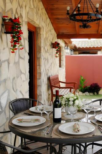 Casa con piscina solo aceptamos familias y parejas no grupos jovenes