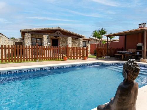Casa con piscina solo aceptamos familias y parejas no grupos jovenes