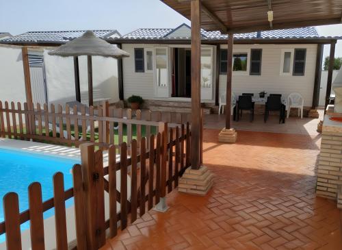 Casa con piscina privada solo familias pareja flor 1