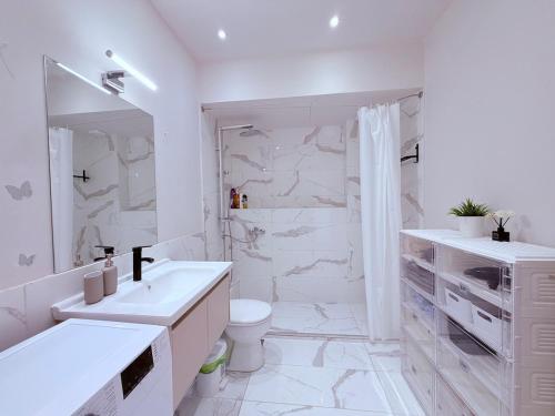 Wonderful Garden #2, 80 sqm with a large terrace, 3 bedrooms, comfortable, quiet, and upscale neighborhood, close to the subway, free parking, 15 minutes direct to Athens Airport