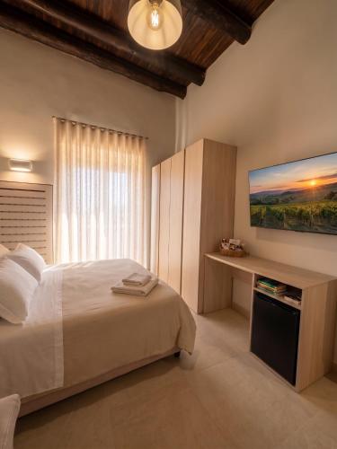 Lou Lou Rooms